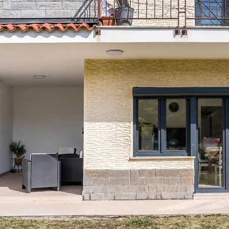 Sanbaldo 1br Terrace - Happy *