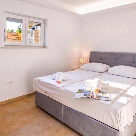 Sanbaldo 1br Terrace - Happy * Koper